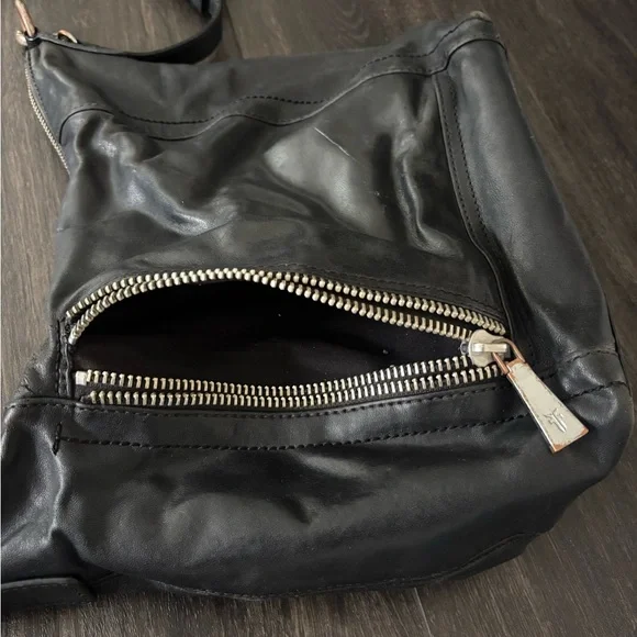 Frye Lexi Black Leather Zipper Trim Hobo Shoulder Bag Purse BROKEN ZIPPER - Picture 3 of 8